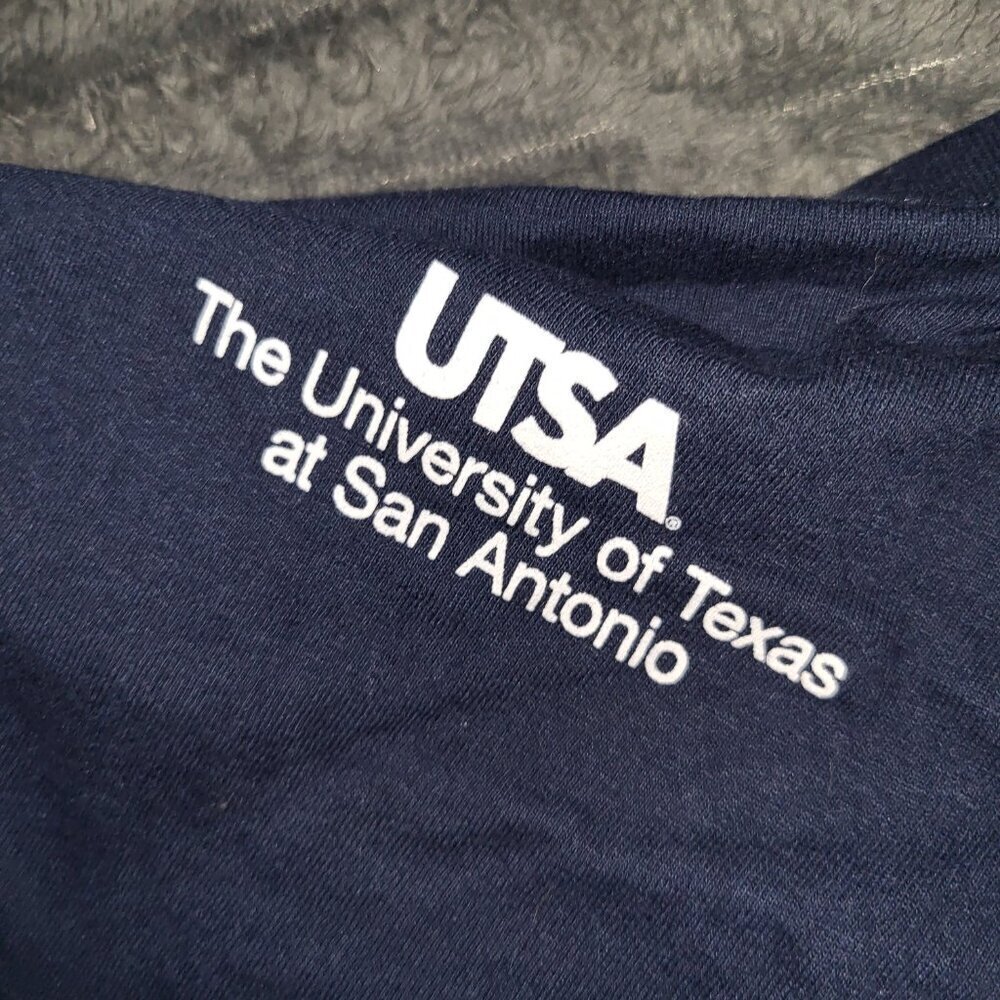 ****Class of 2023 UTSA T-Shirt Sz M - Picture 3 of 3